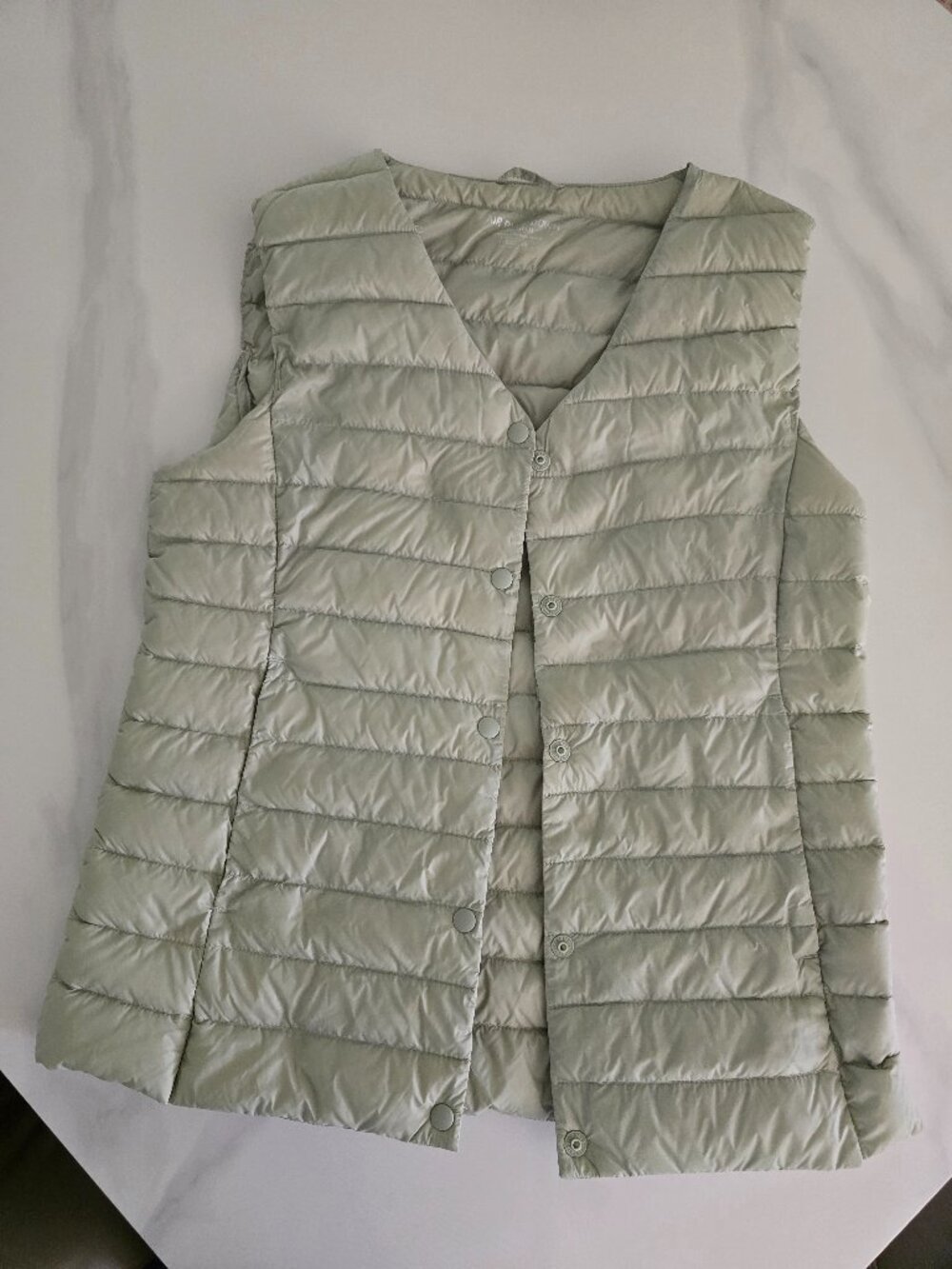POLHAM Womens XS Sage Green Ultra Light Goose Down Vest Light Olive Mint V Neck